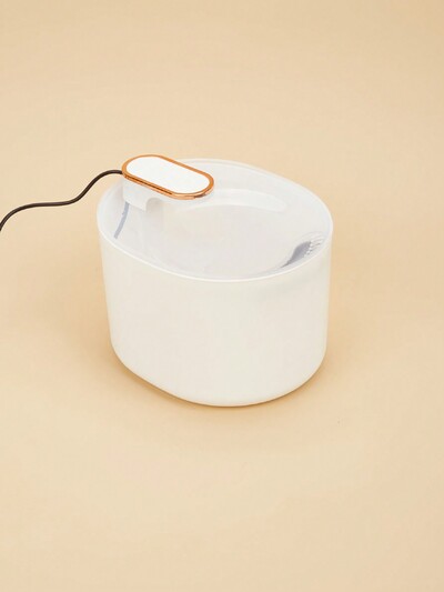 Automatinis gyvo vandens USB prijungiamas naminių gyvūnėlių vandens dozatorius, tinkamas katėms ir šunims, kai jie gali gerti vandenį