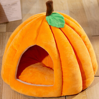 Pusiau uždaras naminių gyvūnėlių lizdas katėms, šunims rudenį žiemą, tinkamas kačių / šunų šiltai sustorėjusiai vilai