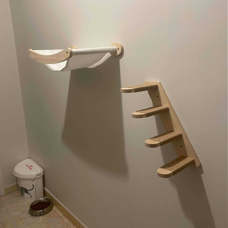 Pie sienas stiprināmi kaķu plaukti un četrpakāpju kāpnes pie sienas koka sizala gultas šūpuļtīkls lecama platforma kaķu spēlēšanai un gulēšanai