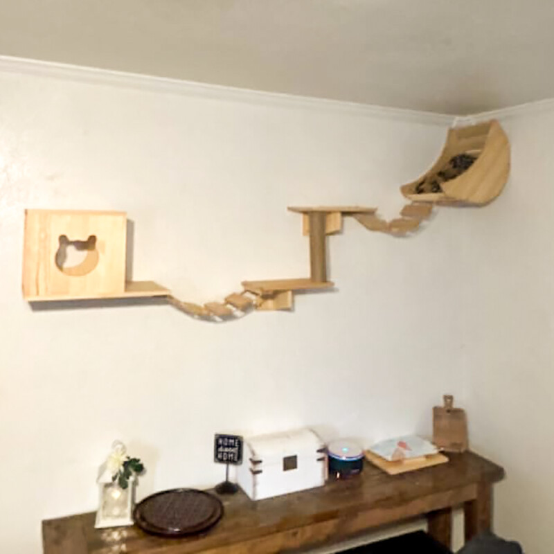 Kaķu kāpšanas siena Kaķu koka peldošais plaukts ar sizala virves kāpnēm koka mājas šūpuļtīkls kaķēnu kāpnes gulēšanai un atpūtai