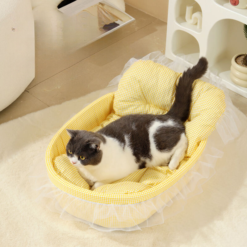 Mājīga visu sezonu kaķu gulta — nepiedegoša kažokāda, sūkļa materiāls, māksliniecisks dizains kaķēniem un maziem suņiem