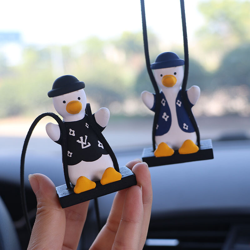 Gipsiniai mieli automobilių priedai Bowknot Swing Duck pakabukas automobilio galinio vaizdo veidrodžio poros priedai Gimtadienio dovanos Automobilių prekės Kvepalai