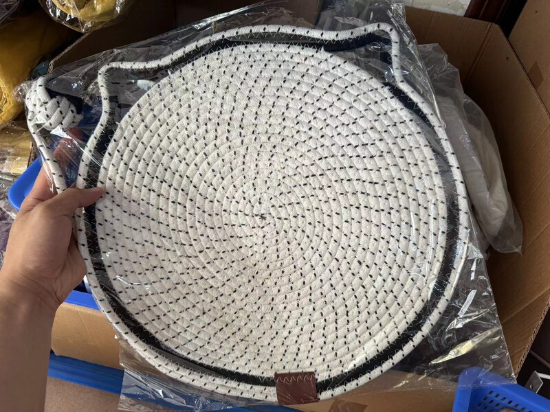 Tampă rotundă portabilă pentru zgârieturi pentru pisici cu bile de jucărie Placă pentru zgârieturi pentru pisici țesute covoraș de odihnă pentru pisici Covoraș de dormit jucărie cu gheare pentru pisici