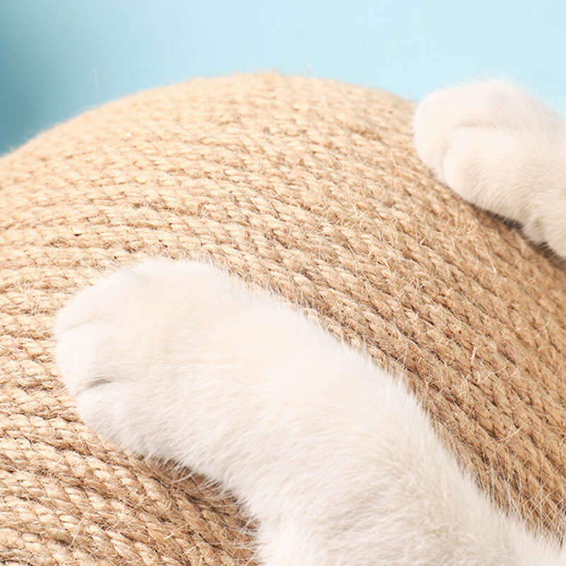 Kamuoliniai žaislai su katėmis, sizaliu ir medžiu, stabilus trikampis kačių daiktas patalpoje Tvirtas braižantis kietas įbrėžimas ant stovo sukimosi