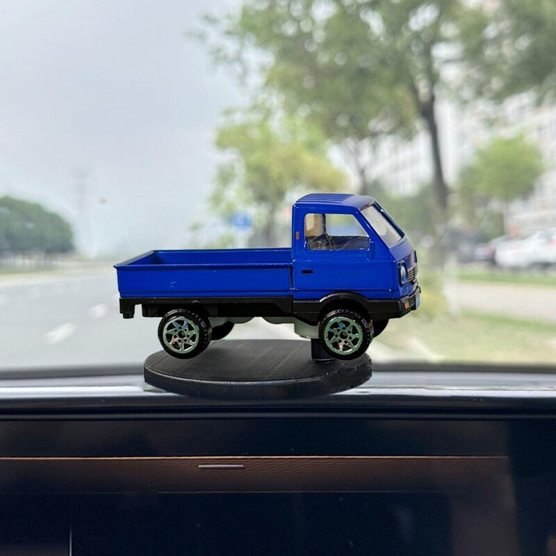 Decorarea tabloului de bord al mașinii în derivă Ornament realist cu acțiune în derivă Model de mașină cu acțiune în derivă realistă pentru decor auto