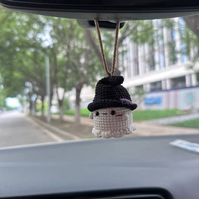 Decorare de desene animate pentru mașină de Halloween Little Ghost Pandantiv țesut manual Little Spectre Ornament de agățat Accesorii de interior auto