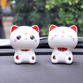 Ar saules enerģiju darbināma Maneki Neko Lucky Cat automašīnas salona dekorēšana Jauka, šūpojoša māja mājas biroja automašīnai, galda apdares lelle