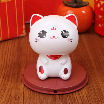 Ar saules enerģiju darbināma Maneki Neko Lucky Cat automašīnas salona dekorēšana Jauka, šūpojoša māja mājas biroja automašīnai, galda apdares lelle