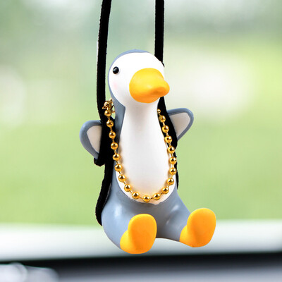 Pandantiv mașină drăguț Anime Little Duck Leagăn Auto oglindă retrovizoare Ornamente suspendate Accesorii de decorare interioară pentru fete Cadouri