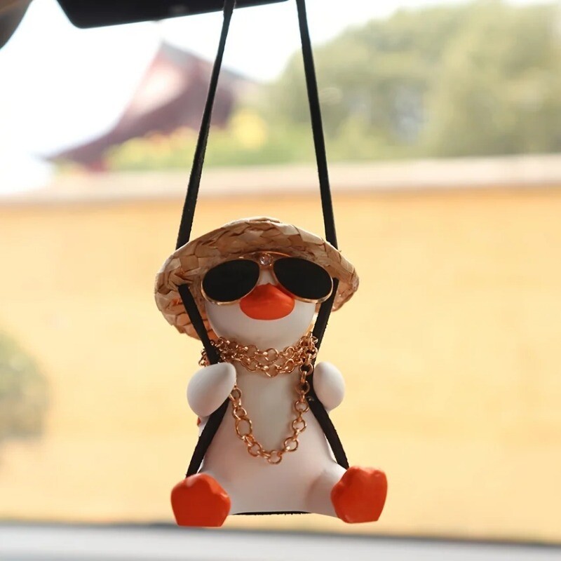 Pandantiv mașină drăguț Anime Little Duck Leagăn Auto oglindă retrovizoare Ornamente suspendate Accesorii de decorare interioară pentru fete Cadouri