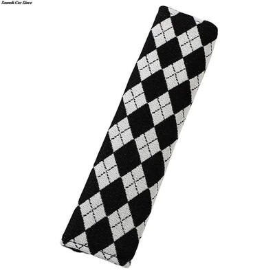 Univerzális fekete-fehér kockás autós biztonsági öv burkolat Auto biztonsági öv párna védő vállvédő tok autó belső kiegészítők