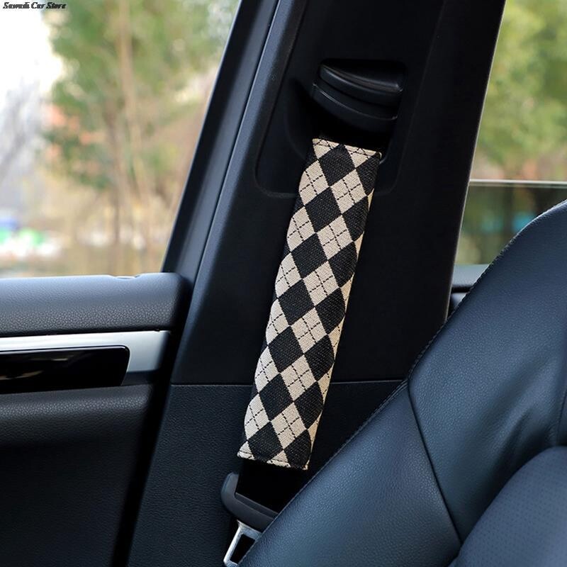 Univerzális fekete-fehér kockás autós biztonsági öv burkolat Auto biztonsági öv párna védő vállvédő tok autó belső kiegészítők