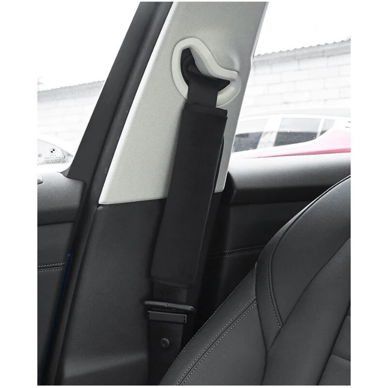 2 vnt Universalus automobilio saugos diržo užvalkalas Reguliuojamas saugos diržo užvalkalas Pečių diržo uždangalai Automobilio pečių apsaugos pagalvėlės Auto priedai