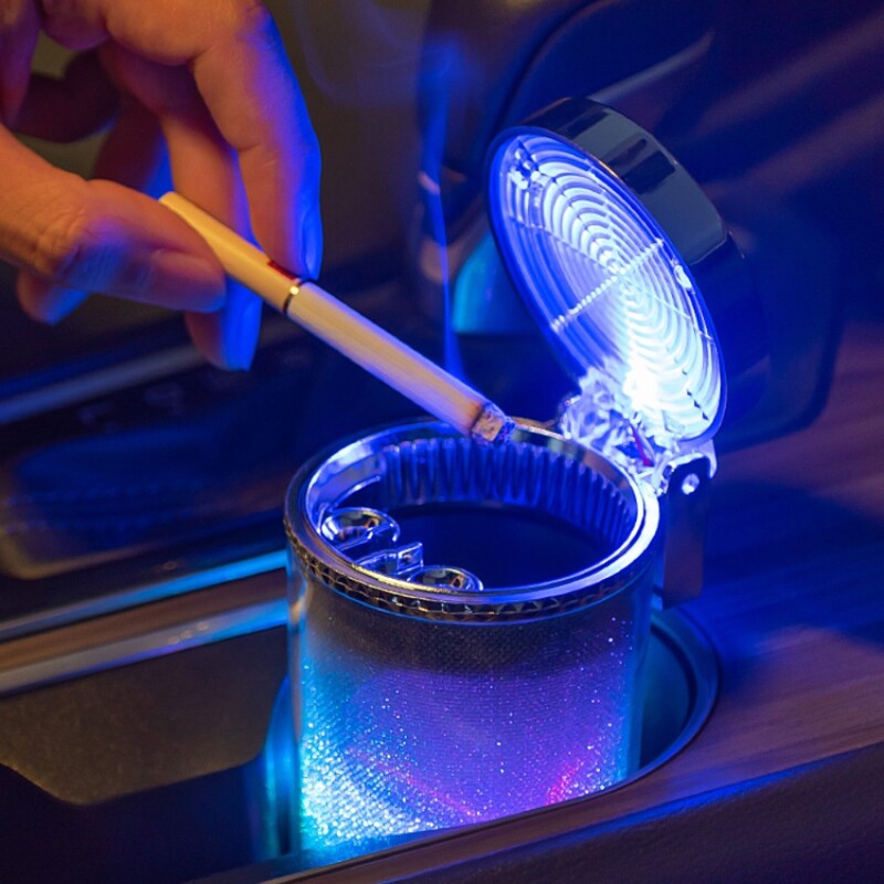 Automobilio peleninė Creative daugiafunkcinis lizdas su šviesa šviečiančiu su uždengtu automobilio salono reikmenimis