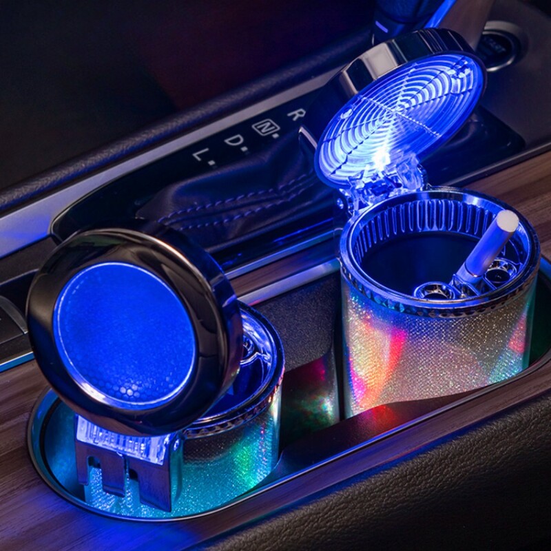 Automobilio peleninė Creative daugiafunkcinis lizdas su šviesa šviečiančiu su uždengtu automobilio salono reikmenimis