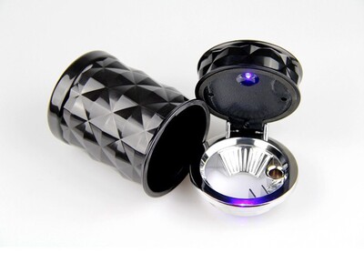 CHIZIYO Vysokokvalitný čiernobiely diamantový popolník do auta Prenosný modrý LED popolník do auta Univerzálny držiak na cigaretový valec