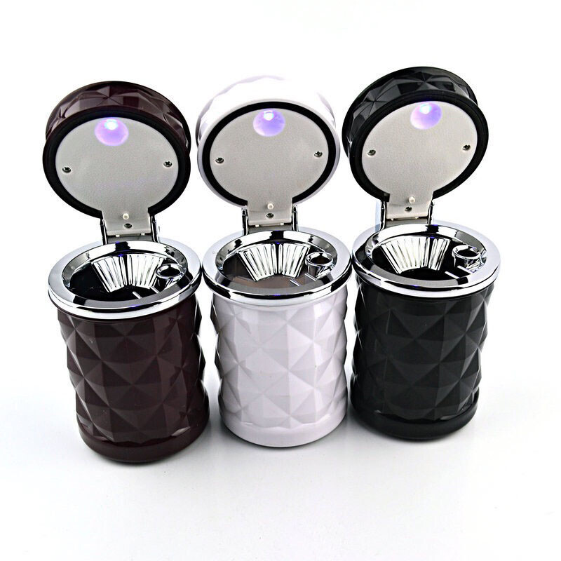 CHIZIYO Vysokokvalitný čiernobiely diamantový popolník do auta Prenosný modrý LED popolník do auta Univerzálny držiak na cigaretový valec