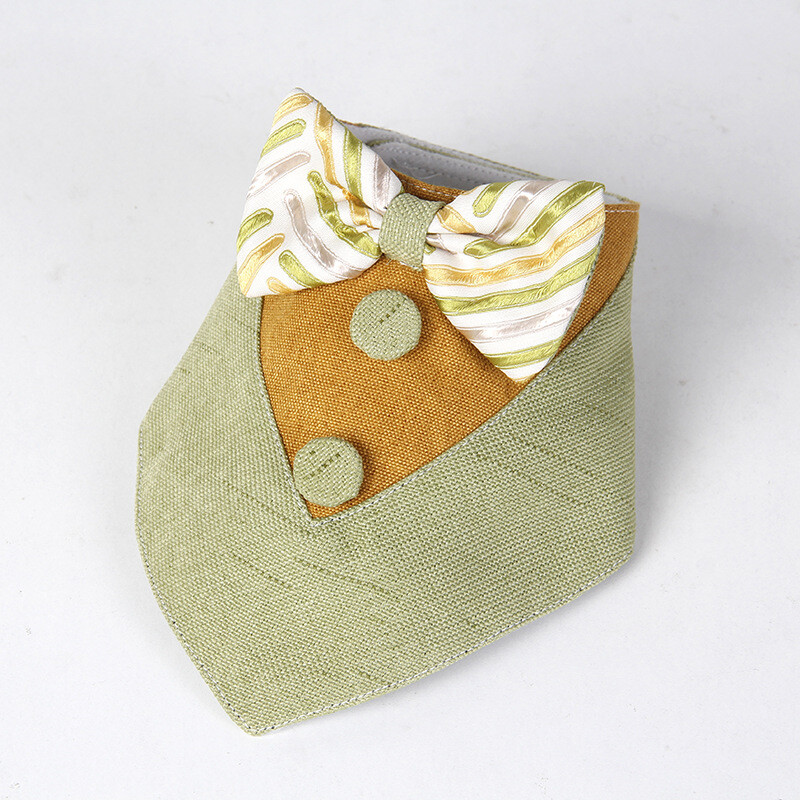 Mājdzīvnieku suņiem un kaķiem siekalu dvielis trīsstūrveida, ka džentlmenis priekšgala no Anglijas priekšauti