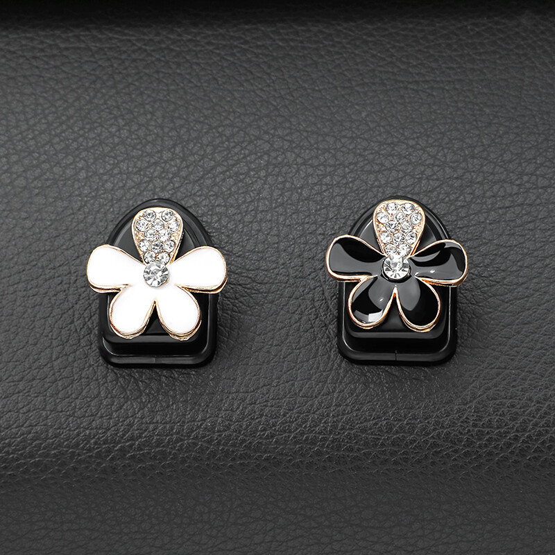 Kreatív rajzfilm strasszos mini autóakasztók üléstámla tartó kulcstartókhoz Otthoni irodai horgok Tároló autós stílus kiegészítők