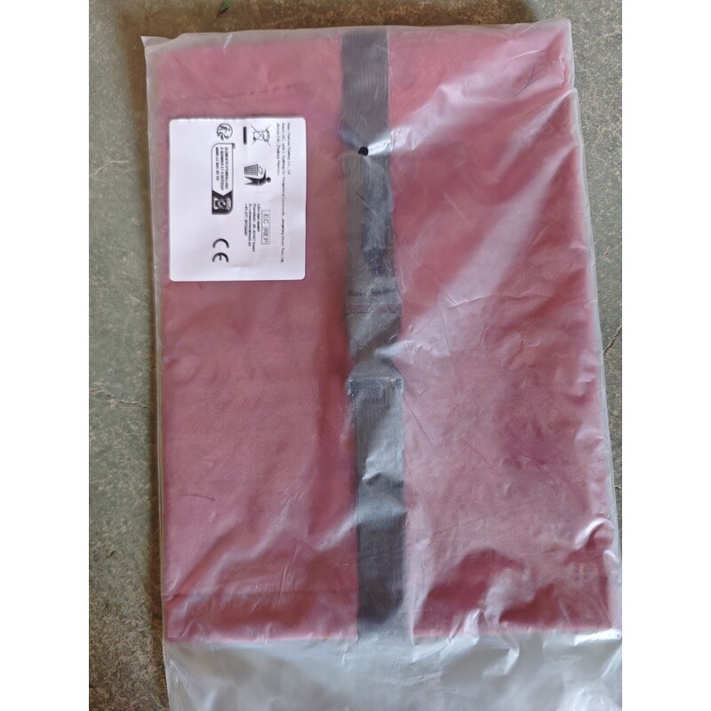 Automobilinis servetėlių dėžutės laikiklis iš zomšos odos su tvirtinimo dirželiu, skirtas naudoti tokiose automobilių srityse kaip konsolė, porankis ir kt.