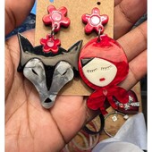 Cercei asimetrici de desene animate pentru femei, model de lup și scufiță roșie, bijuterii acrilice, petrecere pentru fete