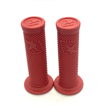 Ένα ζευγάρι τιμόνι μοτοσυκλέτας 7/8\'\' 22mm Universal Grips Motorbike Λαβές Τροποποίηση αξεσουάρ Μη καταστροφική εγκατάσταση