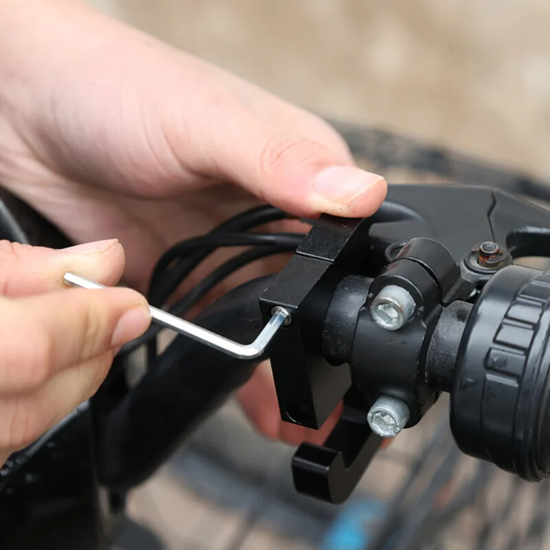 Universalus motociklo kablys elektrinio dviračio pakabos krepšio laikiklis Sunkaus aliuminio lydinio vairo pakaba, skirta motorolerio elektriniam dviračiui 2024 m.