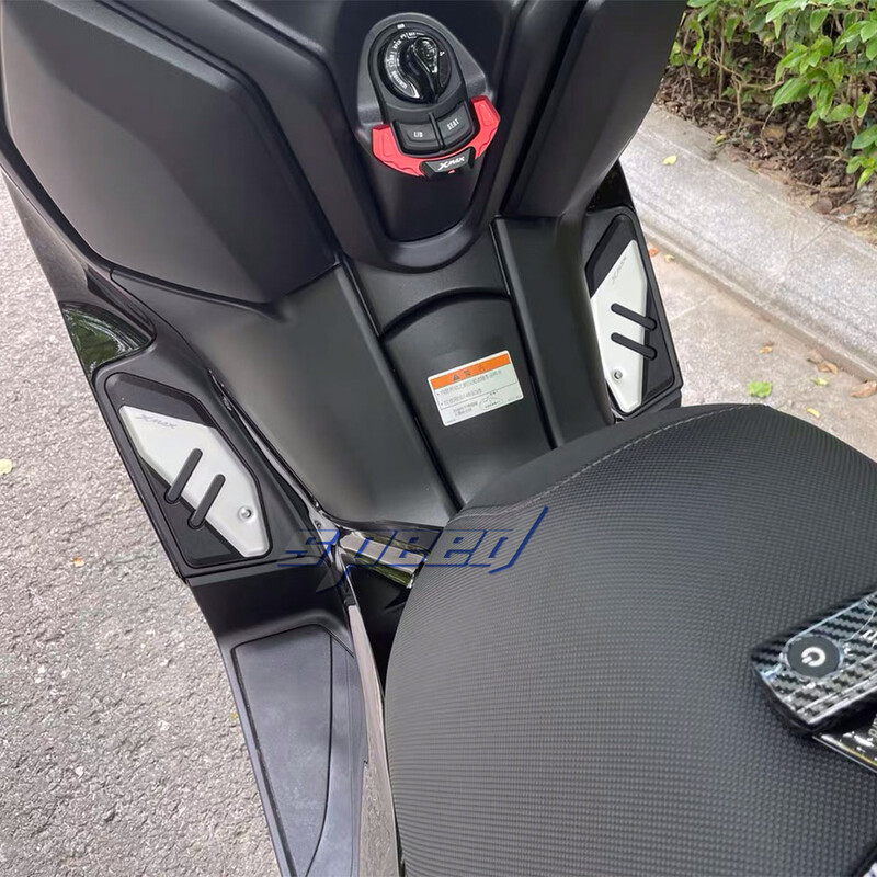 Мотоциклет Нови подложки за крака за YAMAHA XMAX300 XMAX X MAX 125 250 300 400 2017-2023 2022 2021 Колчета за крака Педали Подложки за плочи Алуминиеви