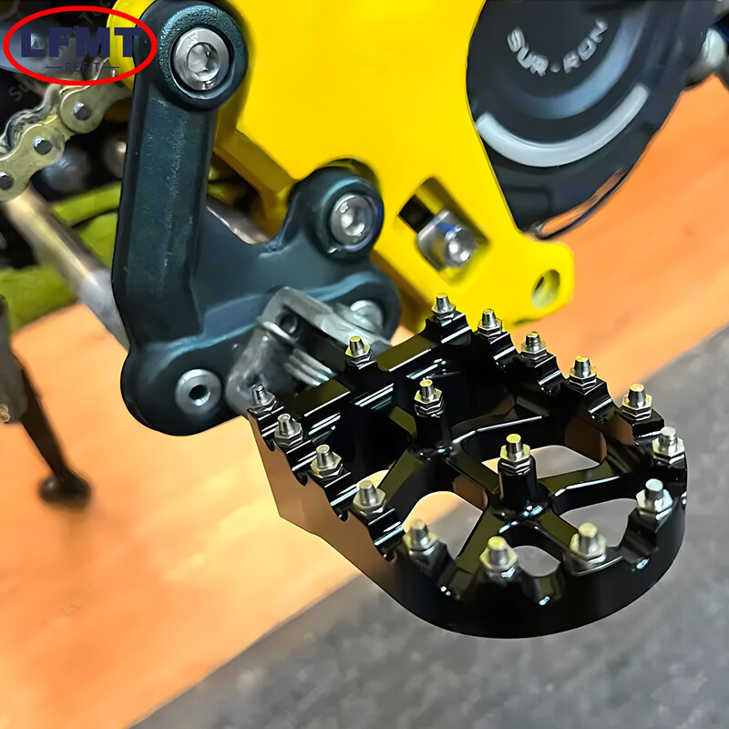 Motocikla CNC pēdas tapas Pedāļa stiprinājuma pedāļi Modernizēts kronšteins Sur-Ron Surron Sur ron Light Bee SX elektriskajam bezceļa velosipēdam