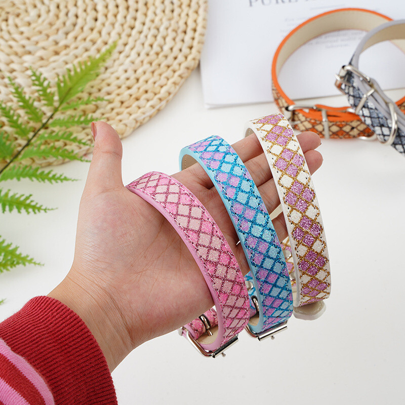 Odiniai šunų antkakliai, saugai reguliuojami rausvos spalvos odiniai PU blizgūs prabangūs šunų antkakliai, skirti mažo vidutinio dydžio šunų šuniukų priedams