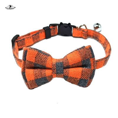 Pet Breakaway kačių antkaklis peteliškės ir varpelio mielas languotas kalėdinis raudonas elastingas reguliuojamas šunų antkaklis su varpeliu mažu varpeliu katėms