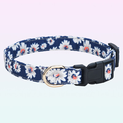 CP630 Gėlių rašto antkaklis naminiams gyvūnėliams, minkštas audinys ir patvari sagtis, Reguliuojamas antkaklis tinka įvairaus dydžio šunims.