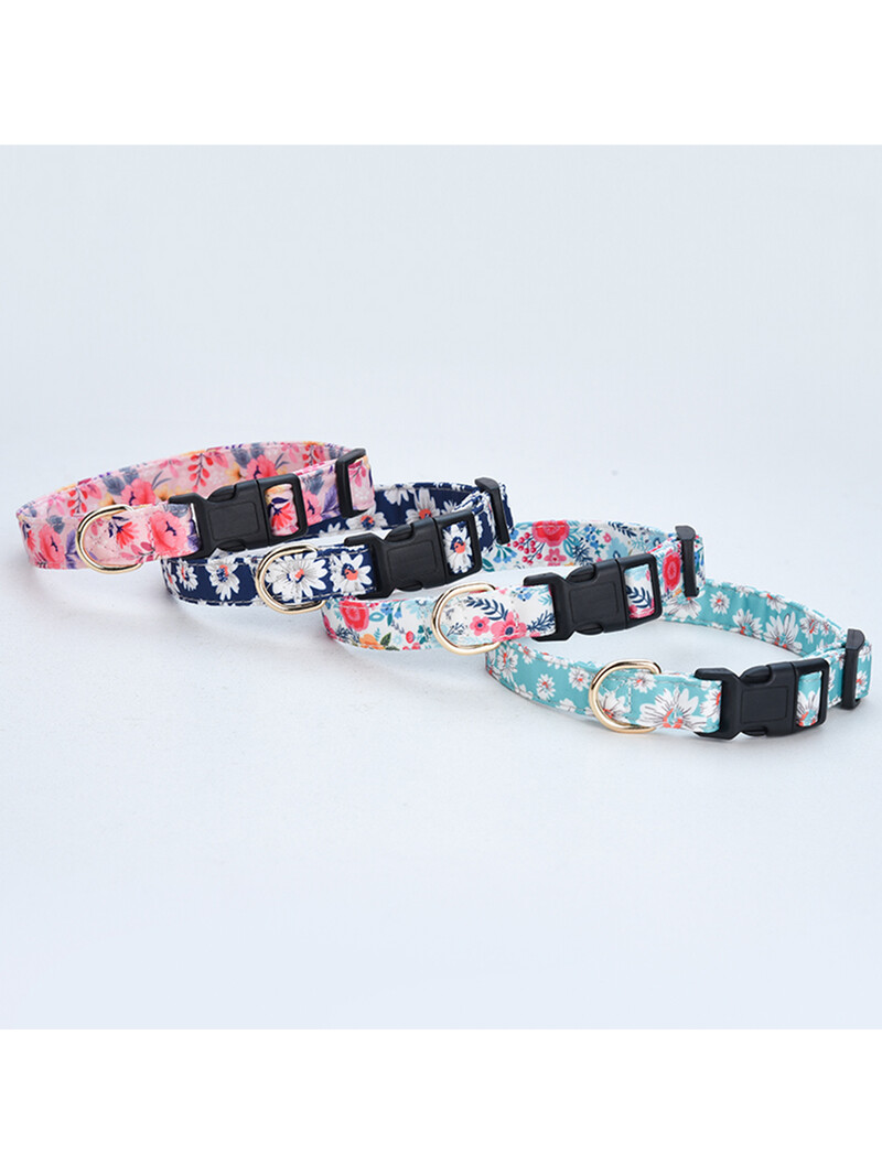 CP630 Gėlių rašto antkaklis naminiams gyvūnėliams, minkštas audinys ir patvari sagtis, Reguliuojamas antkaklis tinka įvairaus dydžio šunims.