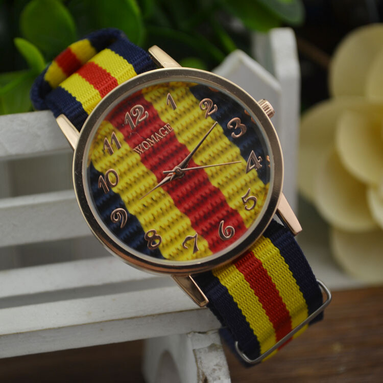 Jauns wmage1602 mājas pulkstenis. Pārdod modes neilona siksniņu pulkstenis vīriešiem un sievietēm pāriem kvarca pulkstenis vertikālās svītras pulkstenis