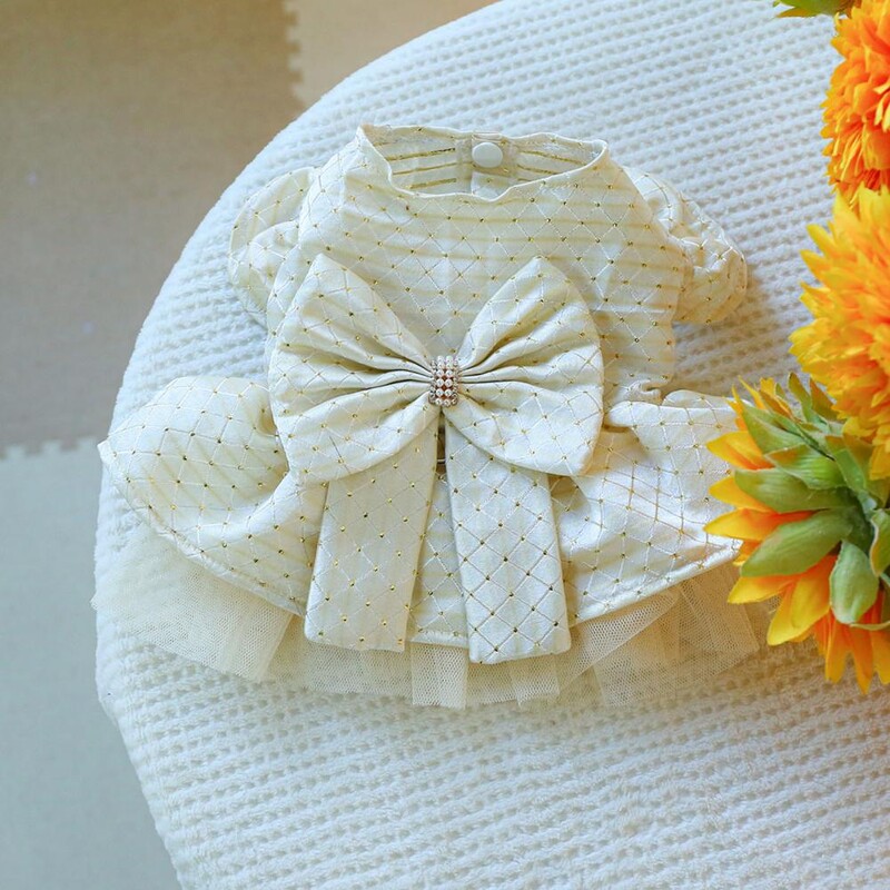 Csíjdísz kisállatfelszerelés precíz vezetékezés, kisállat jelmez ujjú kisállat ruha masni díszítéssel divatos esküvői bulihoz