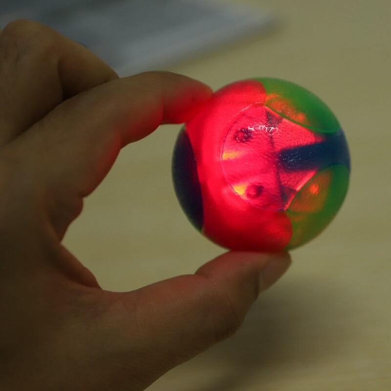 Mingi pentru câini luminoase Minge elastică intermitentă care strălucește în întuneric Jucării interactive pentru animale de companie pentru cățeluși, pisici, câini 2 inch (2x bile)