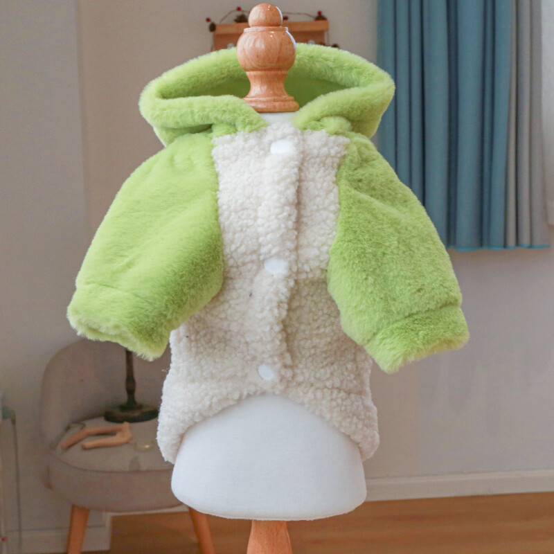 1 gab. Mājdzīvnieku apģērbs suņiem rudens un ziemas sabiezināts, silti zaļš zemes mētelis ar kapuci ar aukliņu sprādzi maziem un vidējiem suņiem