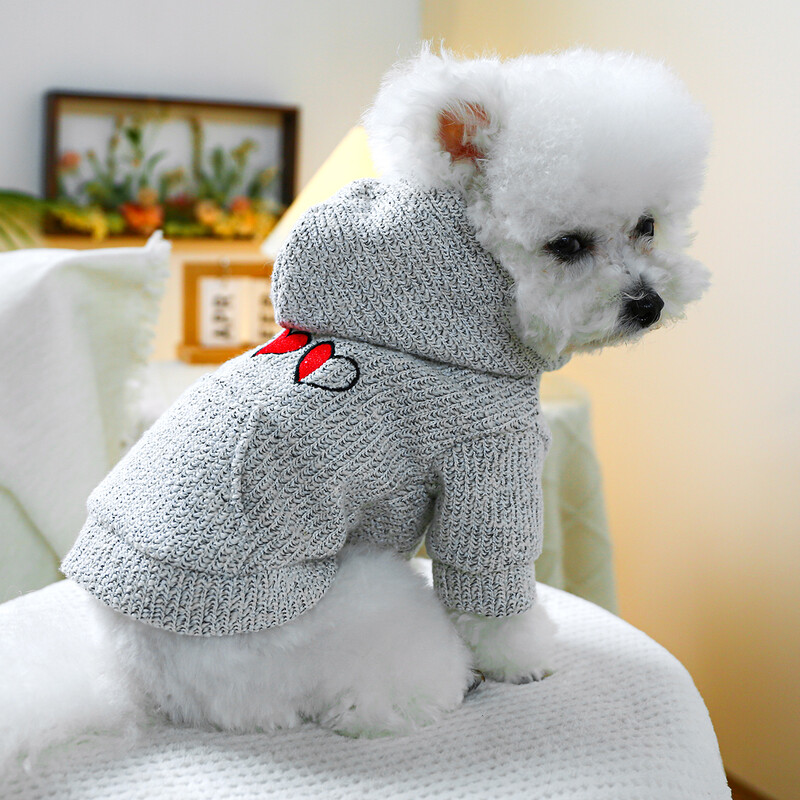 1 gab. Mājdzīvnieku apģērbs Kaķu pavasara un rudens pelēks mīlestības mētelis ar kapuci ar vilkšanas sprādzi, piemērots maziem un vidējiem suņiem