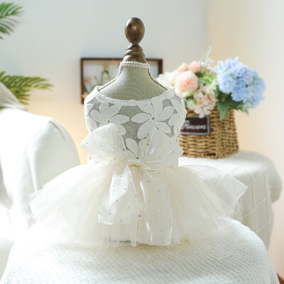 1 gab mājdzīvnieku apģērbs pavasara un rudens balto ziedu pasaku kāzu kleita Princeses kleita, kas piemērota maziem un vidējiem suņiem