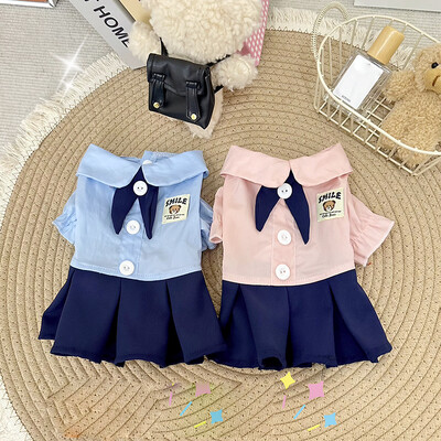 Ins Pet Dog Clothes Academy Style Ученическа униформа Летни тънки плисирани рокли за кученца Пола Плюшени мечета Облекло за кученца с два крака