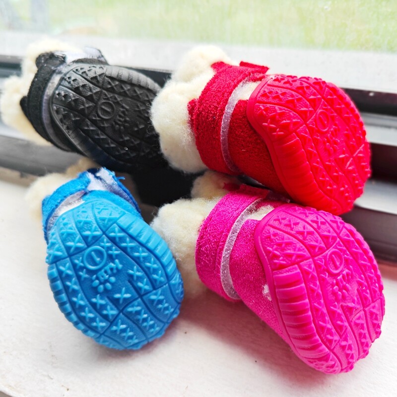 Cizme de câine drăguț cu os pentru câini de talie mică Chihuahua Cizme anti-alunecare Animale de companie Îngroșați fleece pantofi cald de iarnă pentru cățeluș Protector pentru labe de pisică