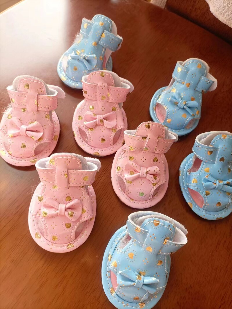 1 set = 4 buc Pantofi pentru animale Produse pentru câini Pantofi pentru animale de companie Sandale pentru animale de companie în roșu/roz/albastru pantofi pentru câini