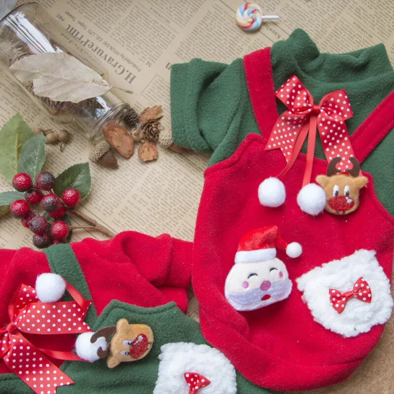 Nové vianočné oblečenie pre domáce zvieratá, jeseň a zima, plyšový medvedík je hrubší ako oblečenie pre mačky bojujúce s flísovou mikinou s kapucňou pre psov