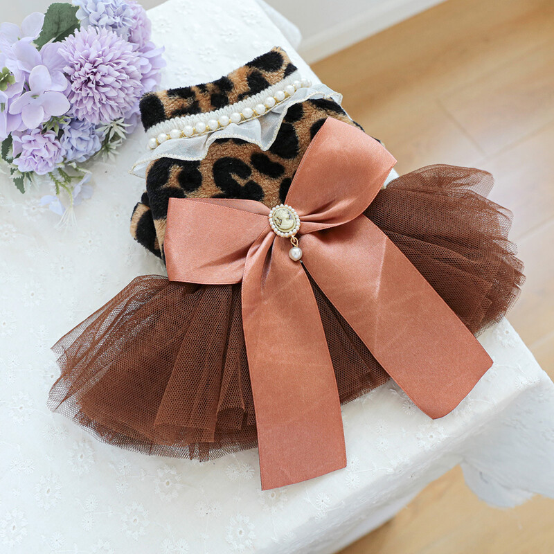 Rochie de îmbinare din plasă de pluș pentru animale de companie pentru câini, pisici, drăguț, căldură, model leopard, rochie de mireasă, haină drăguță cu fundă de perle pentru câini de talie mică