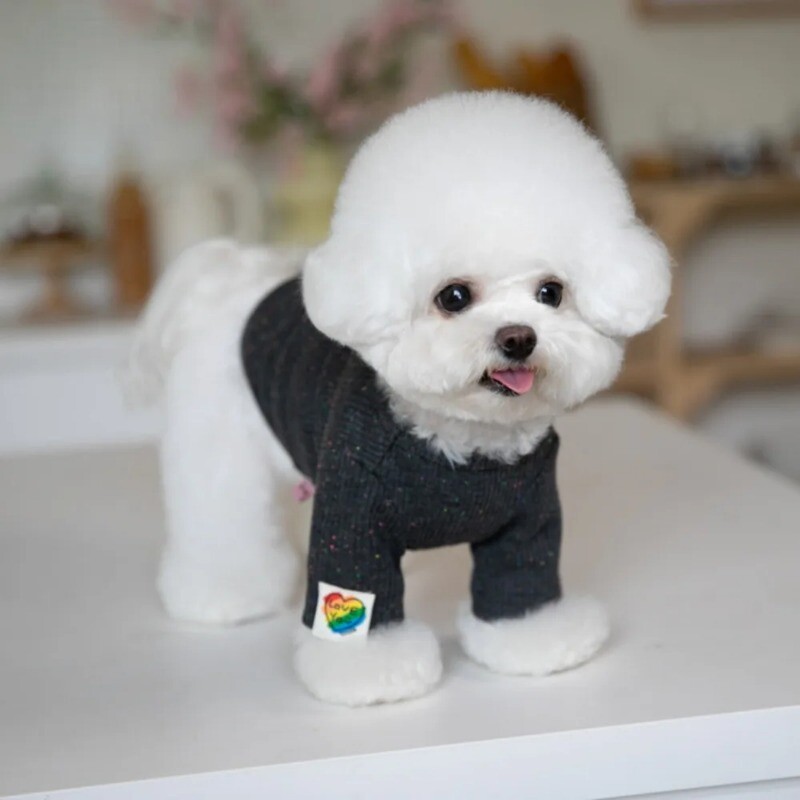 Meilės naminių šunų drabužiai Žiemos mados megzti, šilti vidiniai rūbai naminiams gyvūnėliams.