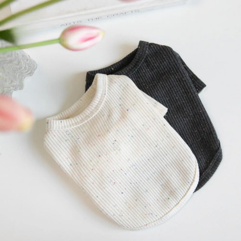 Meilės naminių šunų drabužiai Žiemos mados megzti, šilti vidiniai rūbai naminiams gyvūnėliams.