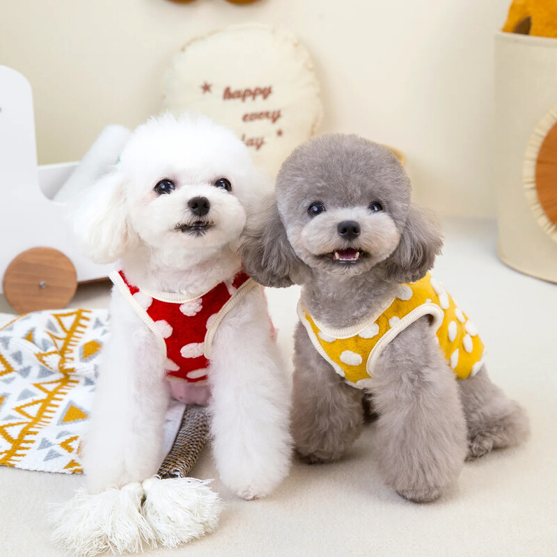 Kisállat pöttyös plüsskabát kutyacsatos kabát macska kiskutya kényelmes mackó pöttyös plüssmellény kölyökkutya kabát jelmez