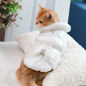 Mājas suns Ziemas mētelis Kaķu princeses dūnu apģērbi Silti apģērbi Mājdzīvnieku sabiezināti apģērbi Suņu dūnu veste Jaka Kucēns Kokvilnas mētelis