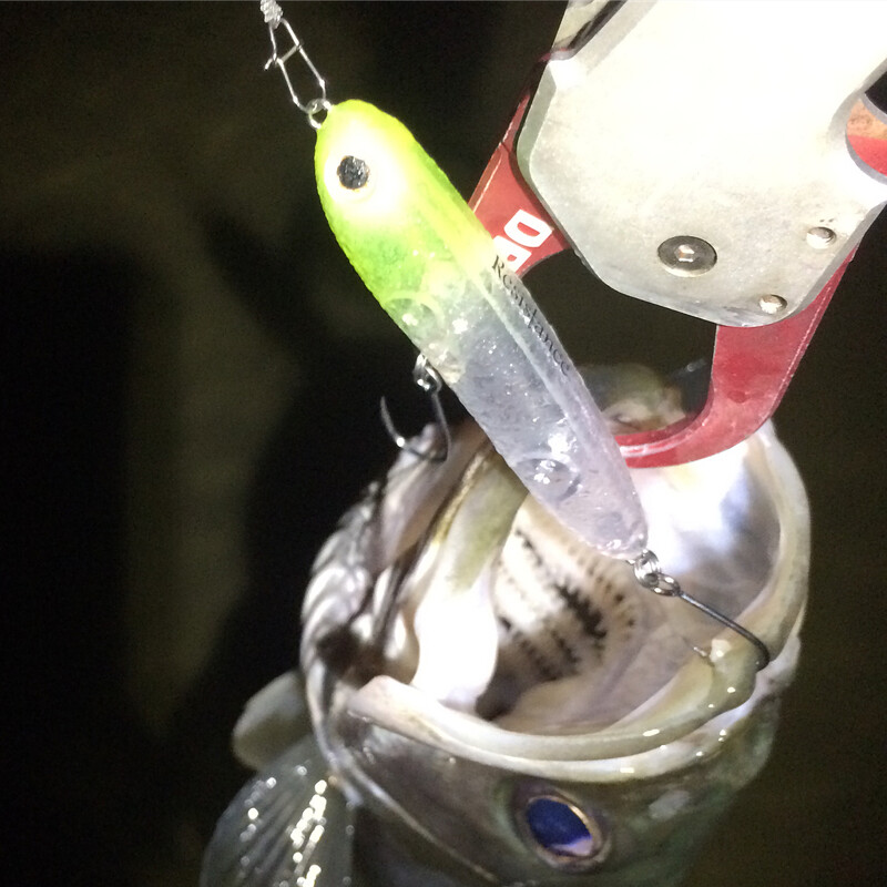 Horgászcsali 2023 Topwater Lure Surface Walk The Dog Bass StickBait WTD ceruza 67mm 6,5g tackle house ellenálló cronuts 67