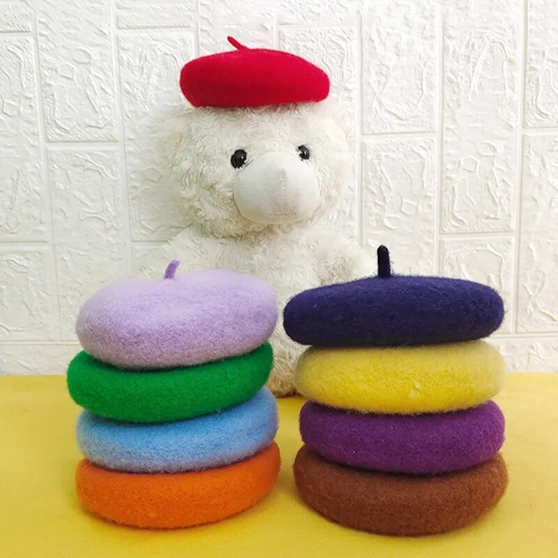 Egyszínű kisállat kutya kölyök sapka festő gyapjú svájcisapka sapka Mini dekoratív fotó kellékek fejfedők kisállat kellékek